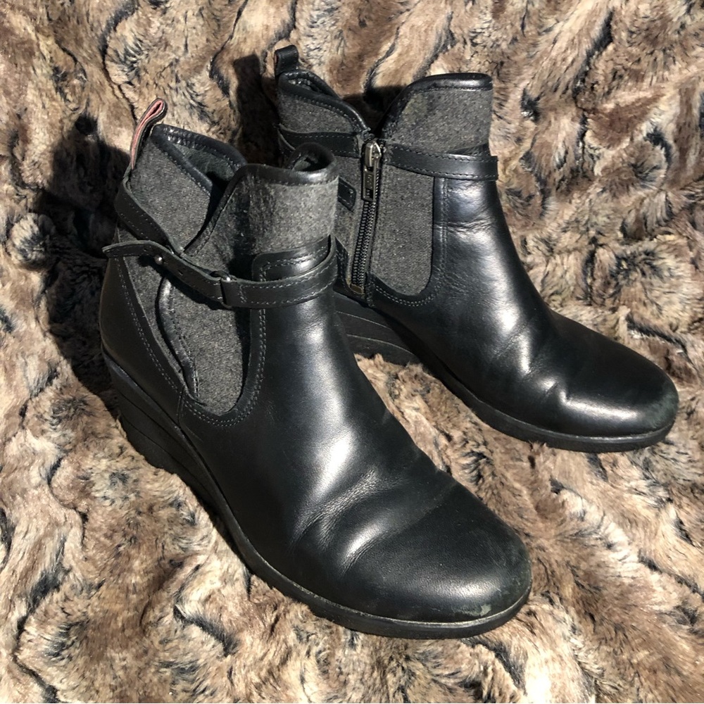 Ugg Black Ankle Boots Womens Size 7 Preloved Shoes